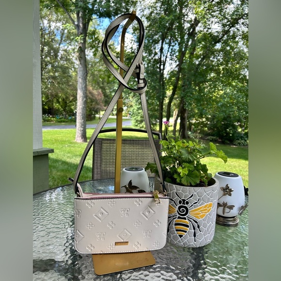 Aldo Handbags - NWOT- ALDO Chic Cream Crossbody Bag